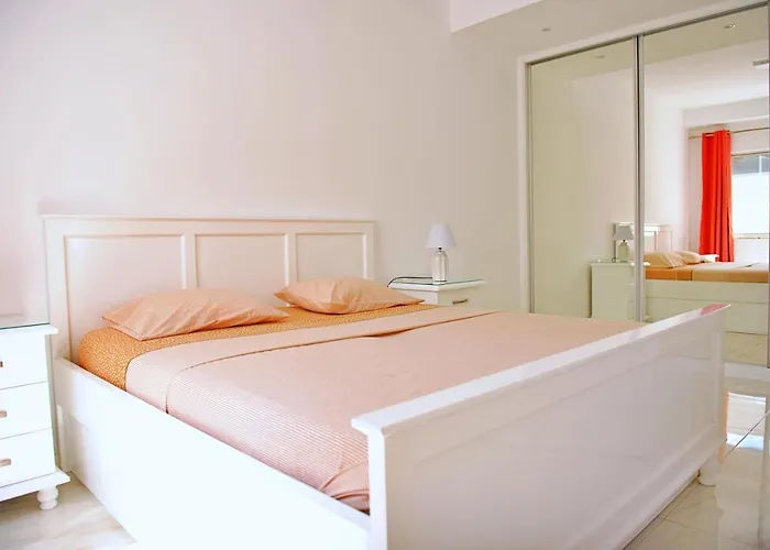 Duarte Apartments - Laginha